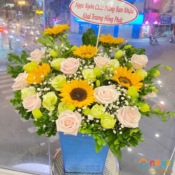 Hộp hoa chúc mừng