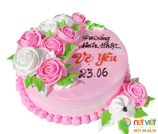 Bánh sinh nhật màu hồng