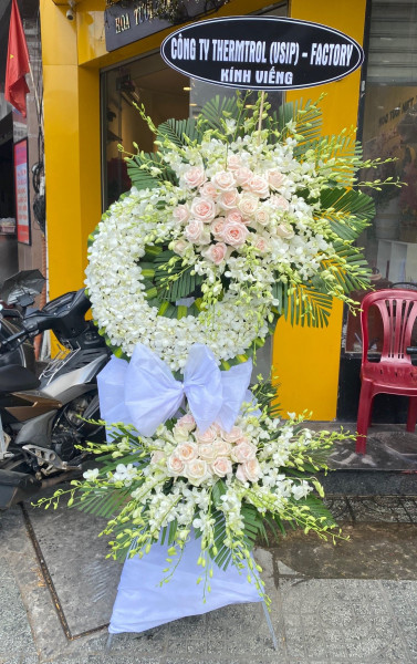 Hoa viếng -Tôn Vinh Kỷ Niệm Và Sự Kính Trọng