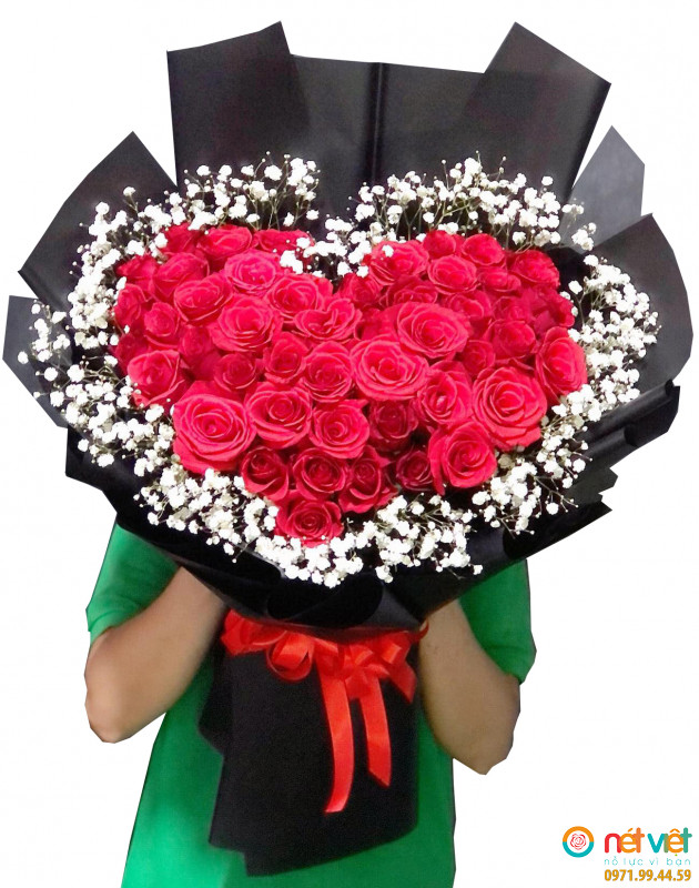 Bó Hoa hồng đỏ kết hình trái tim