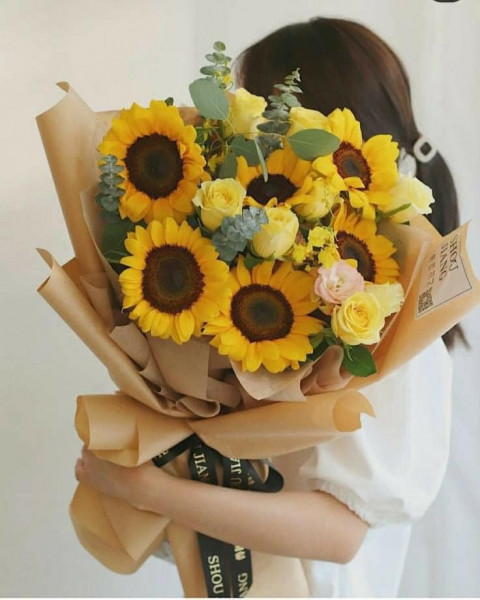 Giá 5 cành hướng dương giao Quận 4 Thành phố Hồ Chí Minh