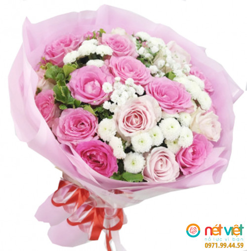 Bó hoa sinh nhật Q23782 này được chọn lựa kỹ càng để mang lại niềm vui và hạnh phúc trong ngày sinh nhật của người thân của bạn. Hãy xem ảnh để biết thêm chi tiết về những loài hoa độc đáo và màu sắc rực rỡ của bó hoa này.
