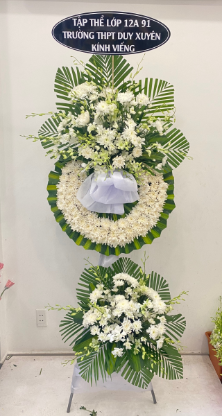 Kệ hoa viếng màu trắng