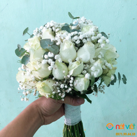 hoa tươi cầm tay cô dâu ở Đồng Nai
