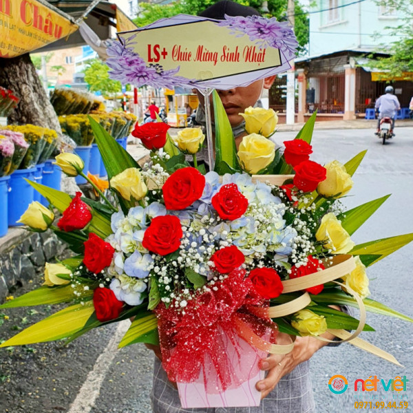 giỏ hoa chúc mừng ở Bạc Liêu