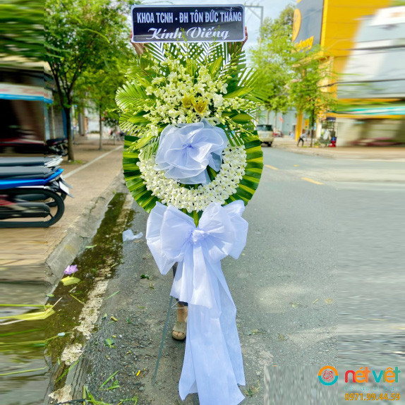 vòng hoa đám tang giá rẻ ở Long An