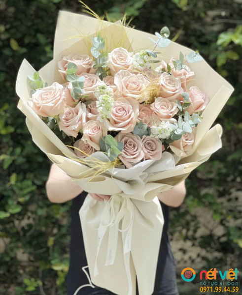 Tone màu thể hiện được vẻ đẹp tinh khiết, nhẹ nhàng, mang tới cảm giác yên bình.