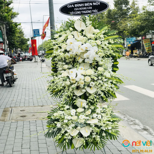 Vòng hoa đám tang giá rẻ Bình Dương