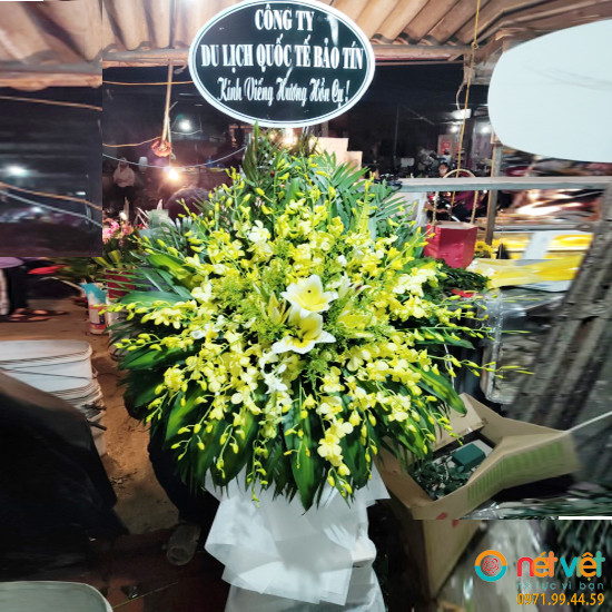 Giá lẵng hoa đám tang Hưng Yên