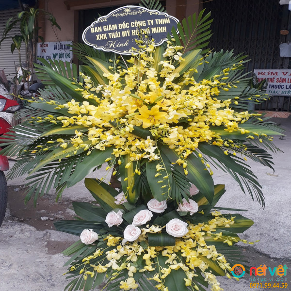 Vòng hoa viếng người già Hà Nam