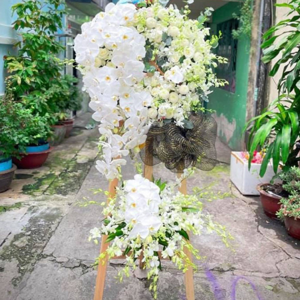 Đặt vòng hoa đám tang Bình Dương