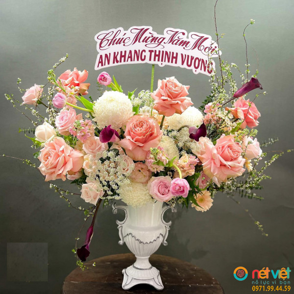 Bình hoa đẹp tặng khách Vip
