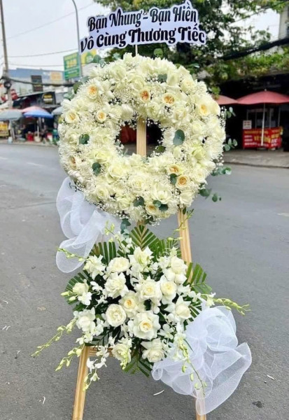 Xem Hình ảnh vòng hoa đám tang Hưng Yên