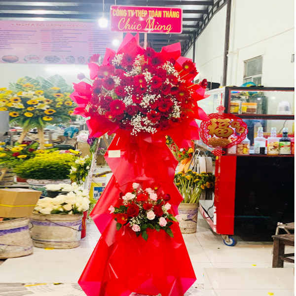 lẵng hoa chúc mừng ngày thành lập ở Tp Tam Kỳ Quảng Nam