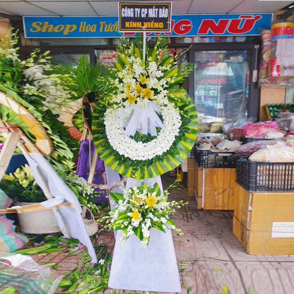 lẵng hoa tang đẹp ở Điện Bàn Quảng Nam