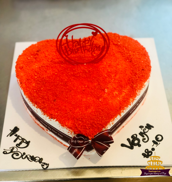 Bánh sinh nhật hình trái tim đẹp với chữ Love ấm áp - Bánh sinh nhật, kỷ  niệm