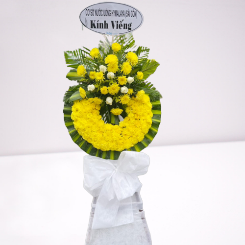 Để mang đến sự trang trọng và ý nghĩa cho buổi viếng, chúng tôi gợi ý một mẫu hoa viếng đẹp và tinh tế cho bạn ở Quê Sơn, Quảng Nam