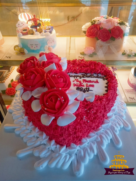 Cửa hàng bánh sinh nhật trái tim của chúng tôi là nơi lý tưởng để mua sắm những chiếc bánh sinh nhật độc đáo và tuyệt vời nhất. Hơn nữa, chúng tôi còn có một loạt các hình ảnh về những chiếc bánh với hình dáng và màu sắc đẹp mắt, giúp bạn dễ dàng chọn lựa điều mình yêu thích nhất.