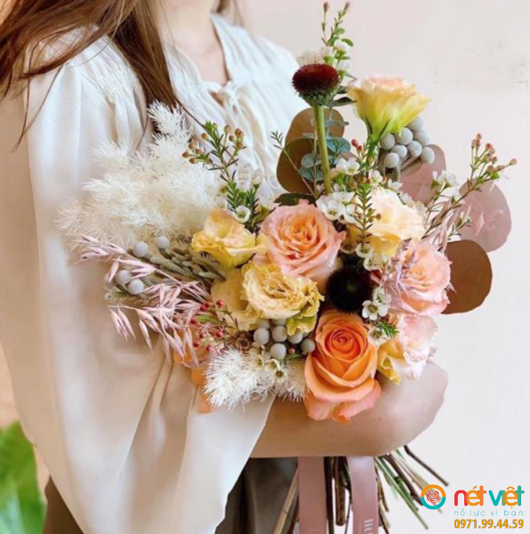 Mẫu hoa cưới cầm tay cho cô dâu đẹp rực rỡ