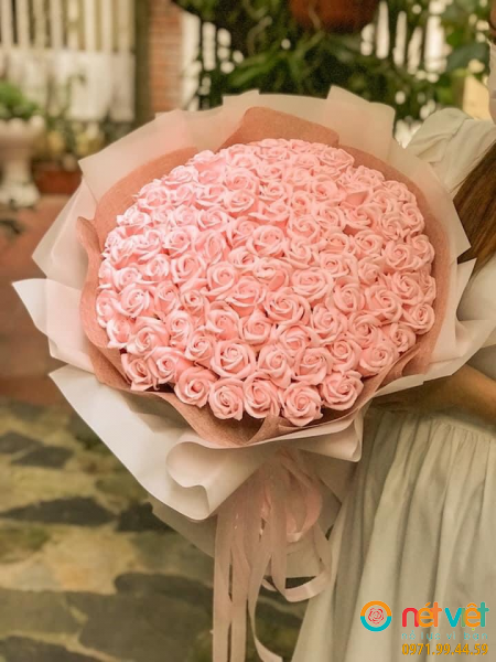 99 BÔNG HỒNG SÁP ( Hoa có nhiều màu cho khách lựa chọn )