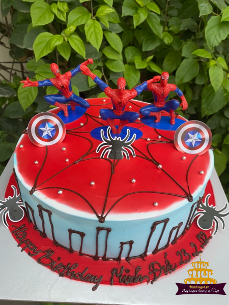 Bánh kem sinh nhật vẽ mạng nhện gắn siêu nhân đẹp dễ thương tặng bé trai |  Bánh Kem Ngộ Nghĩnh