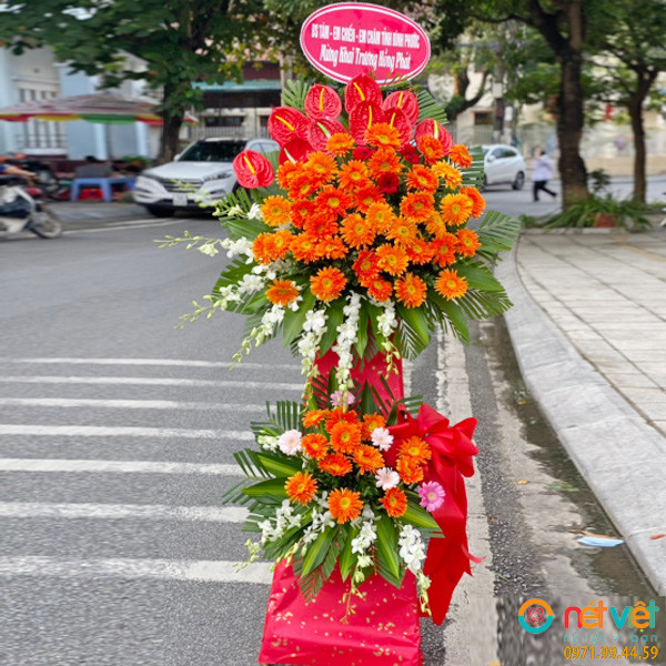 lẵng hoa chúc mừng đại hội đoàn ở Tp Móng Cái Quảng Ninh