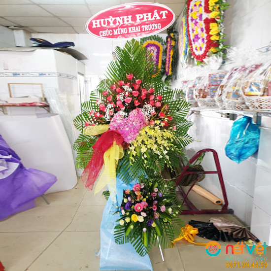 lẵng hoa tươi chúc mừng ở Trần Văn Thời Cà Mau