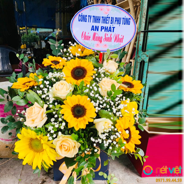 giỏ hoa hướng dương khai trương ở Đầm Hà Quảng Ninh