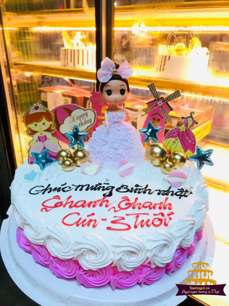 Bánh fondant 2 tầng trâu cho bé gái - Bánh sinh nhật cho bé gái 18 - Blisbi  Bakery