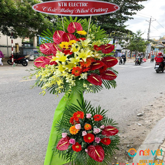 Đặt hoa chúc mừng ở Phan Rang