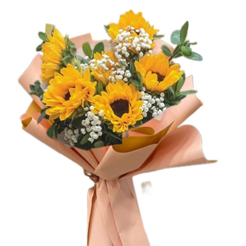 Bó hướng dương , Trung tâm của bó hoa là những đóa hoa hướng dương tươi sáng và rạng rỡ