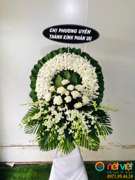 Vòng hoa Gửi Lời Chia Buồn Và Tình Cảm Sâu Sắc