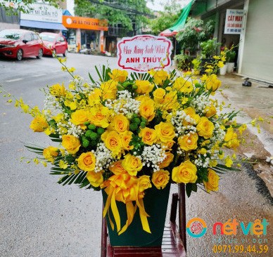 giỏ hoa khai trương để bàn ở Vĩnh Phúc