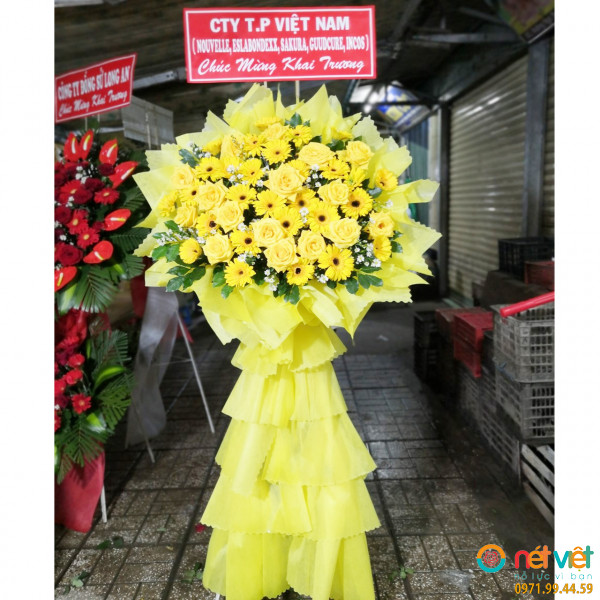 Shop hoa tươi gần đây nhất đặt kệ hoa chúc mừng khai trương