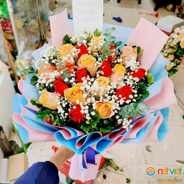 Bó hoa tươi là món quà tặng sinh nhật mẹ ở Hà Giang
