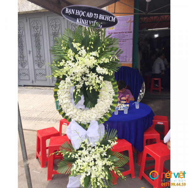 vòng hoa đám ma ở Hà Giang