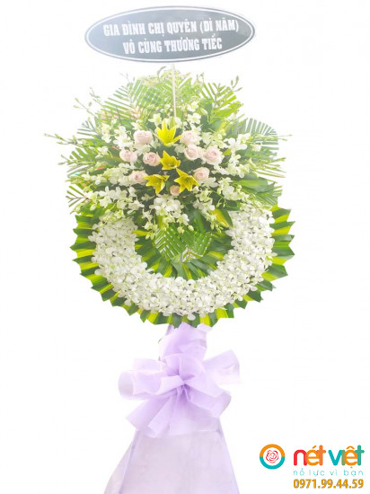 Hoa viếng truyền thống