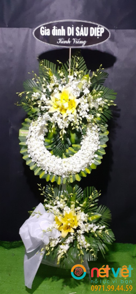 Vòng hoa viếng