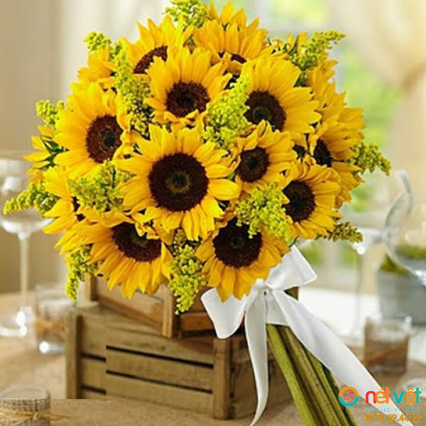 Hoa cưới cầm tay hoa hướng dương