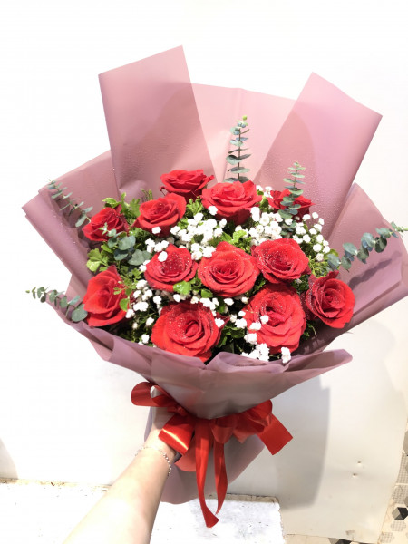 Bó hoa hồng đỏ xinh xinh